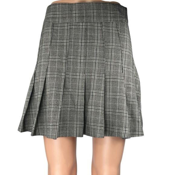 Abercrombie & Fitch Dresses & Skirts - NEW Abercrombie & Fitch Gray Plaid Tartan Pleated Mini A Line Skirt Size M